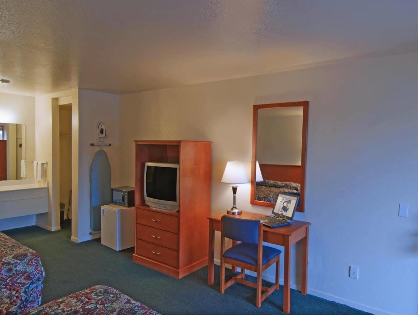 Americas Best Value Inn Санта Роза Екстериор снимка